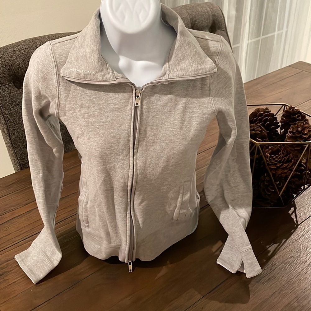 A&F gray zip up sweater